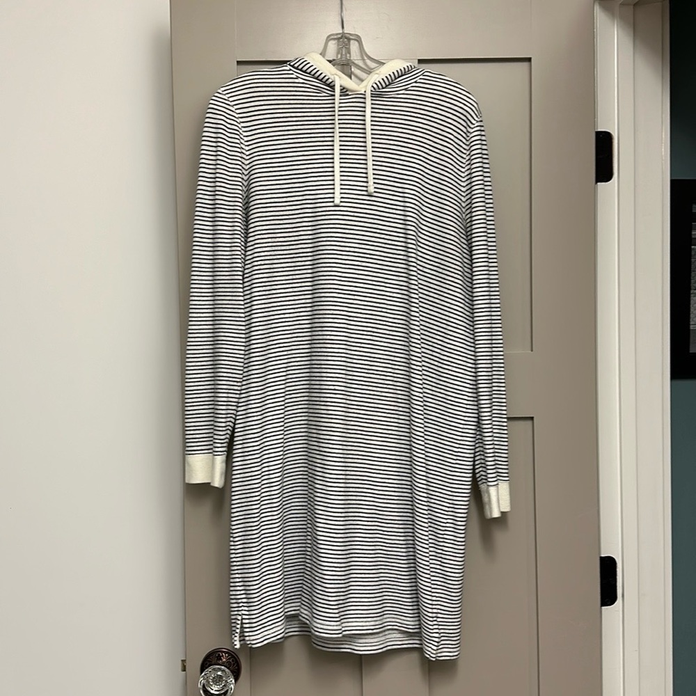 Vineyard Vines hooded, striped casual sweatshirt dress size Large